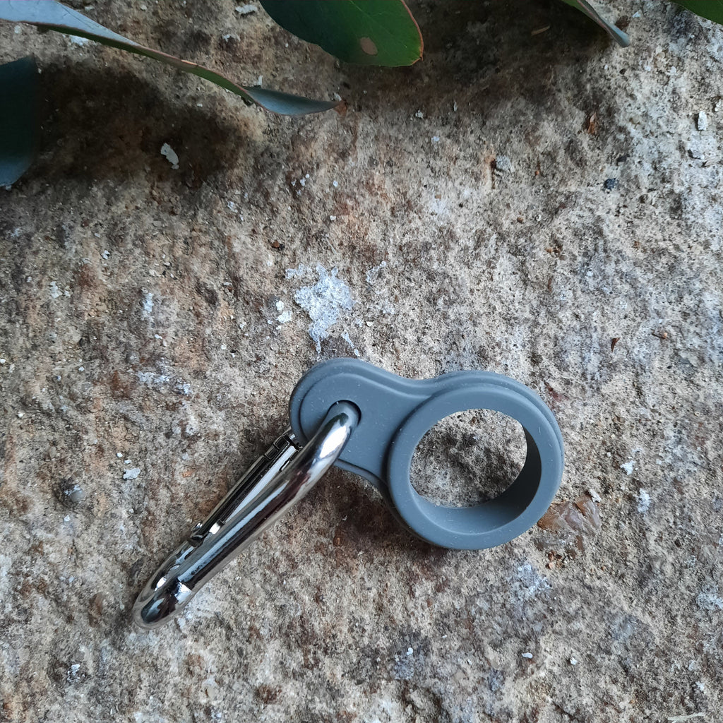 Karabiner für 500ml Flaschen grau - julia hufnagel